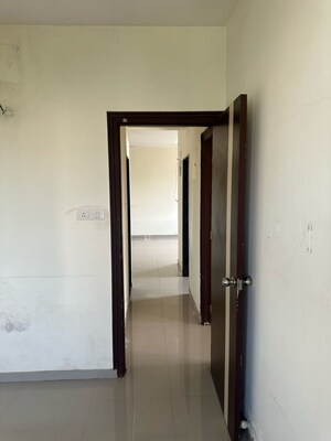 Room in 2.5 BHK Apartment at Navnit CHS, Andheri West – for Sale