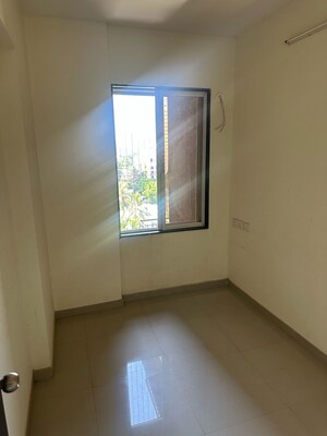 Room in 2.5 BHK Apartment at Navnit CHS, Andheri West – for Sale