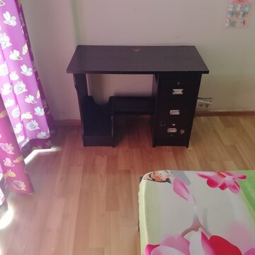 Room in 3 BHK Apartment at Unitech Habitat, Pi Greater Noida – for Sale