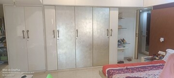 Bedroom in 3 BHK Apartment at Khar West – for Rent