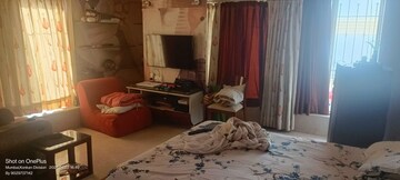 Bedroom in 3 BHK Apartment at Khar West – for Rent