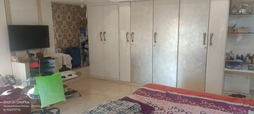 Bedroom in 3 BHK Apartment at Khar West – for Rent