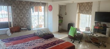 Bedroom in 3 BHK Apartment at Khar West – for Rent