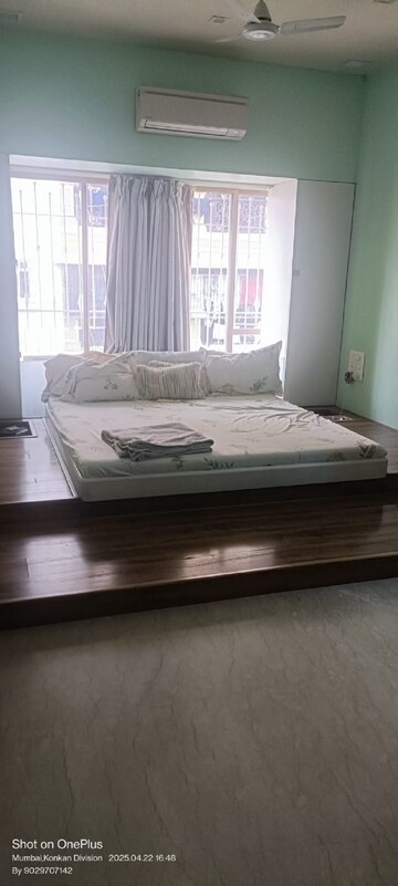 Bedroom in 3 BHK Apartment at Khar West – for Rent