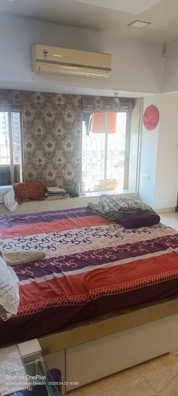 Bedroom in 3 BHK Apartment at Khar West – for Rent