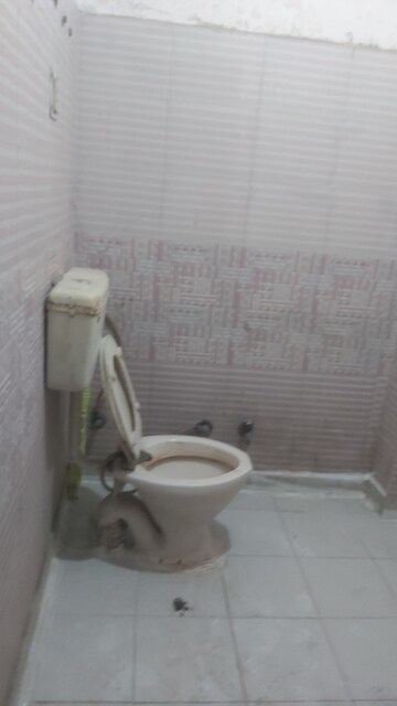 Bathroom in 1.5 BHK Builder Floor at Mayur Vihar – for Rent
