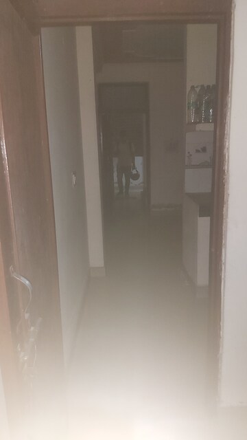 Living Room in 1.5 BHK Builder Floor at Mayur Vihar – for Rent