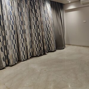 Room in 2 BHK Apartment at Khar West – for Sale