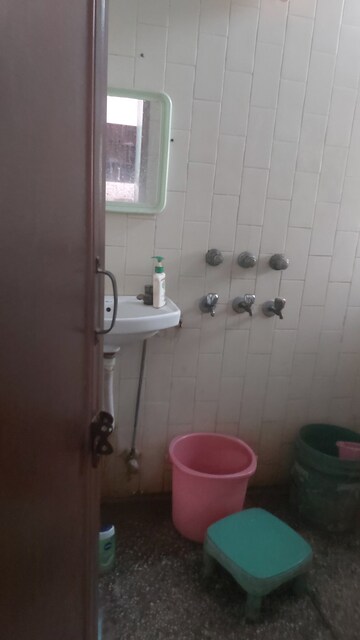 Bathroom in 2.5 BHK Apartment at Uma Cooperative Society, Mayur Vihar 1 – for Rent