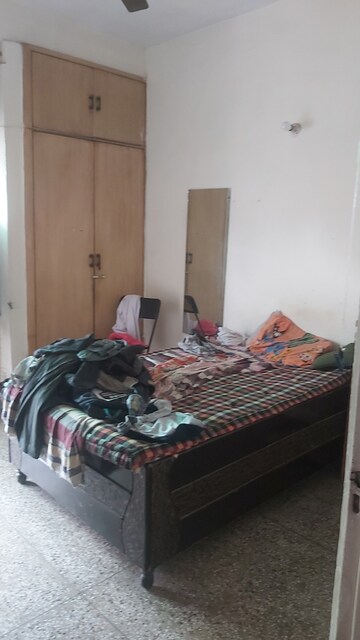 Bedroom in 2.5 BHK Apartment at Uma Cooperative Society, Mayur Vihar 1 – for Rent