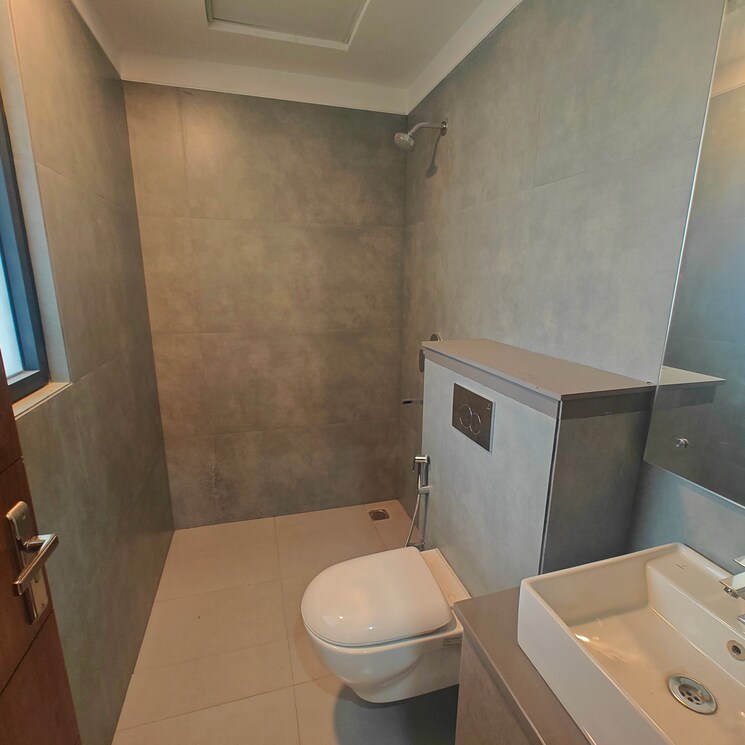 Bathroom, bptp-astaire-gardens 4 Bedroom 2022 Sq.Ft. Builder Floor In Sector 70a Gurgaon 8531890