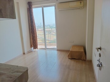 Room in 3 BHK Apartment at DLF Regal Gardens, Sector 90 – for Sale