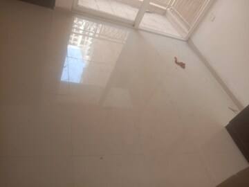 Room in 3 BHK Apartment at Mahagun Mywoods, Sector 16c Greater Noida – for Rent