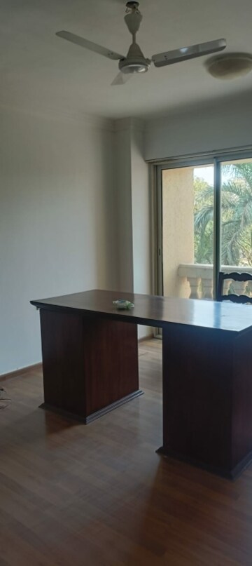 Room in 5 BHK Apartment at Hiranandani Gardens Evita, Powai – for Rent