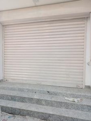  Shop For Sale in Laxmi Nagar