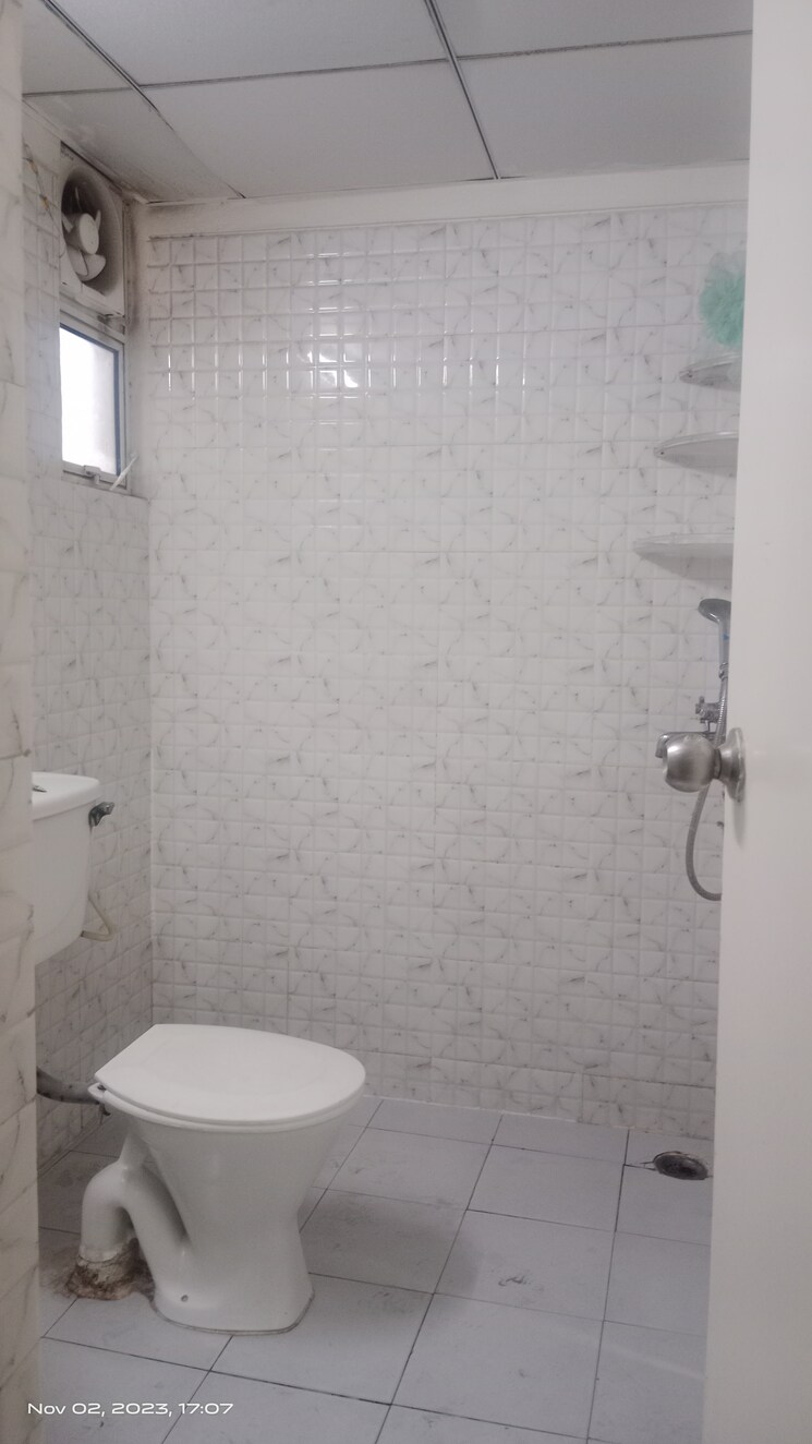 Attached Bathroom, gaur-city-1st-avenue 3 Bedroom 926 Sq.Ft. Apartment In Sector 4 Greater Noida Greater Noida 8532165