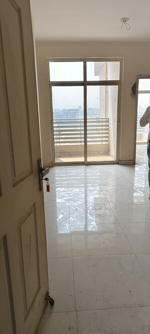 Room in 1 BHK Apartment at Mehak Jeevan, Raj Nagar Extension – for Sale