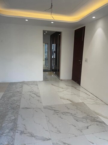 Room in 3 BHK Apartment at Emaar Emerald Floors Premier, Sector 65 – for Rent