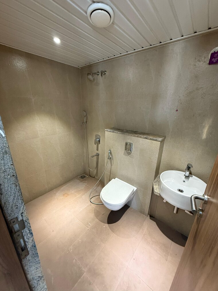 Bathroom, solitaire-premier-tower 2 Bedroom 888 Sq.Ft. Apartment In Bibwewadi Pune 8532300