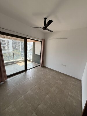 Room in 2 BHK Apartment at Solitaire Premier Tower, Bibwewadi – for Sale