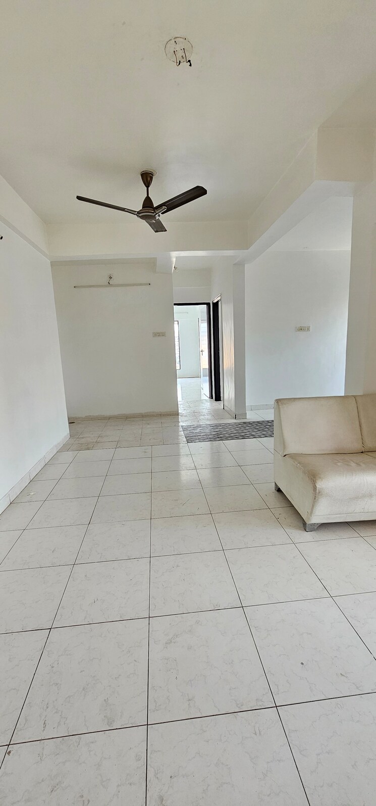 Room, gagan-vihar 2 Bedroom 1000 Sq.Ft. Apartment In Market Yard Pune 8532307