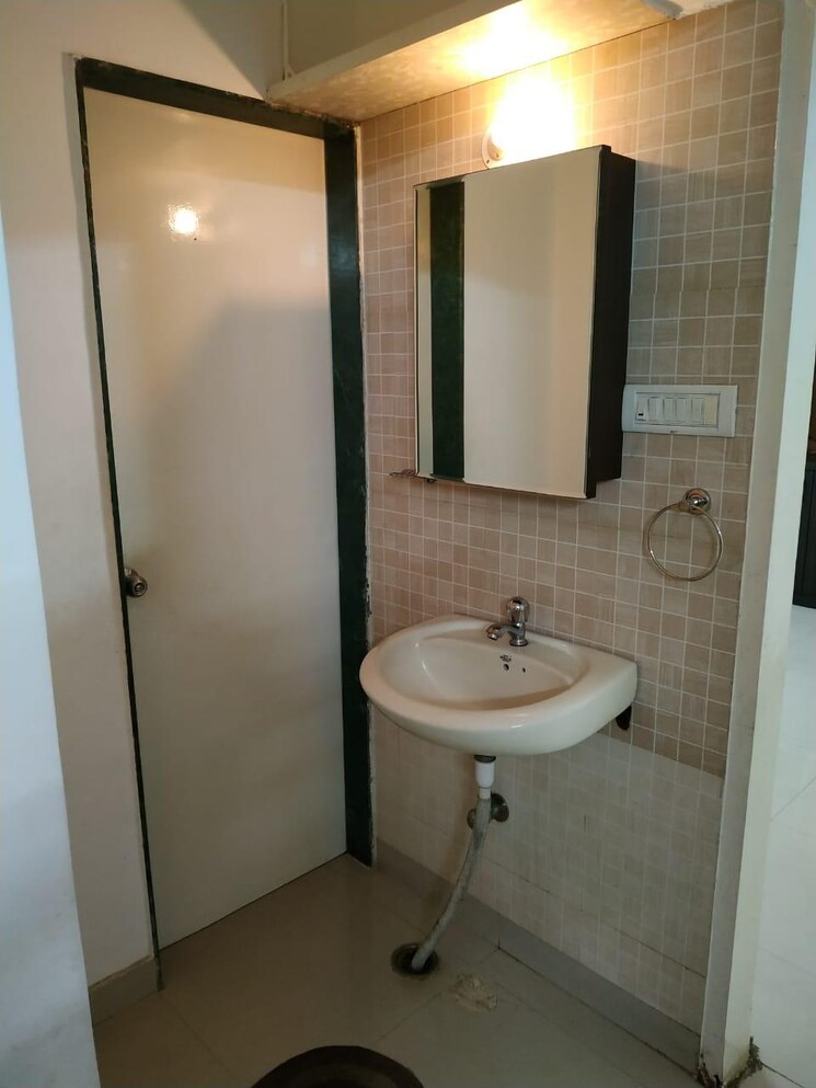 Bathroom, ganesh-garden-apartments 1 Bedroom 620 Sq.Ft. Apartment In Bibwewadi Pune 8532322
