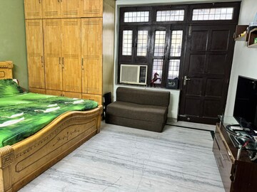 Bedroom in 3 BHK Builder Floor at Ansal Plaza Sector-23, Sector 23 – for Rent