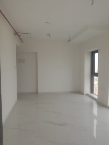 Room in 2 BHK Apartment at Level The Residences, Andheri West – for Rent