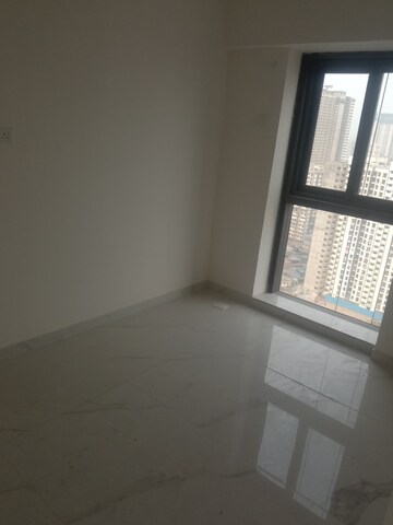 Room in 2 BHK Apartment at Level The Residences, Andheri West – for Rent