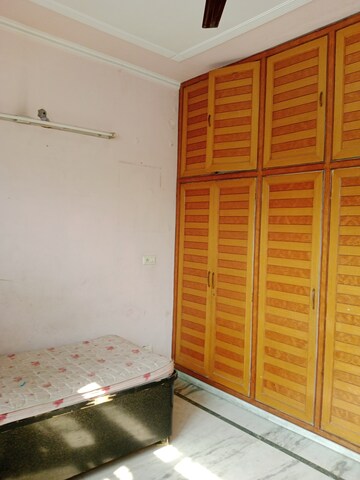 2 BHK Builder Floor For Rent in Sector 18