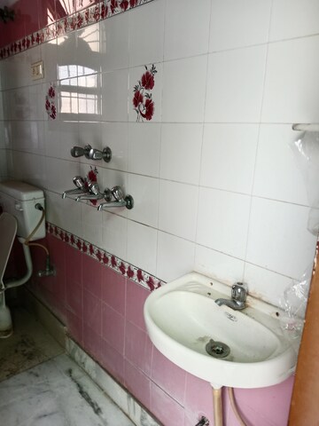 Bathroom in 2 BHK Builder Floor at Sector 18 – for Rent