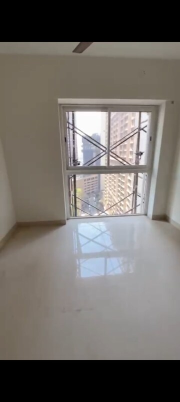 Room in 2 BHK Apartment at SD Siennaa Wing C, Kandivali East – for Rent