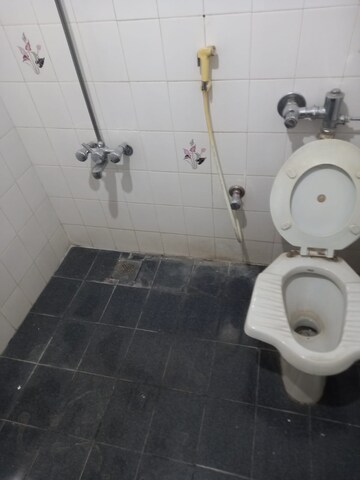 Bathroom in 2 BHK Apartment at Jalahalli – for Rent