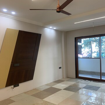 Room in 4 BHK Builder Floor at Ansal API Esencia, Sector 67 – for Sale