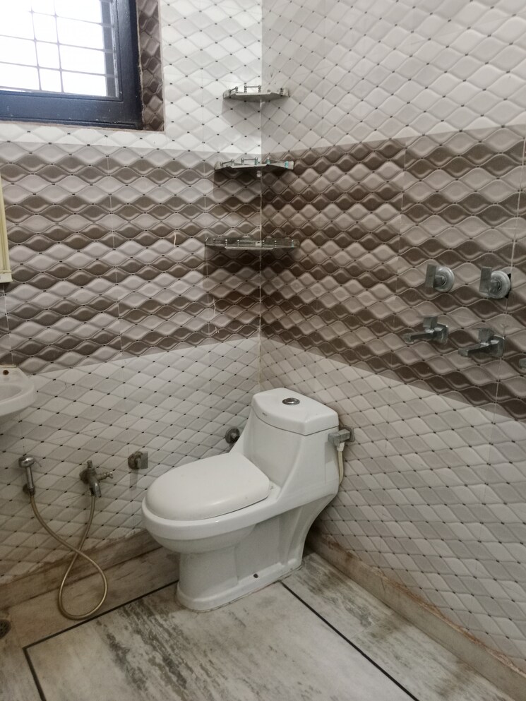 Bathroom, sector 18 2.5 Bedroom 1352 Sq.Ft. Independent House In Sector 18 Panipat 8533165