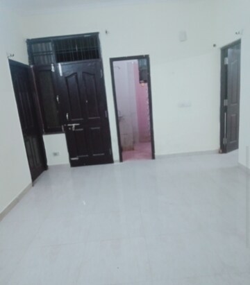 Room in 2 BHK Apartment at Eldeco Luxa, Sitapur Road – for Rent