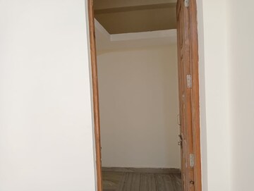 Room in 3 BHK Apartment at Sushant Lok 2, Sector 57 – for Rent