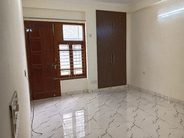 Bedroom in 3 BHK Apartment at Sushant Lok 2, Sector 57 – for Rent