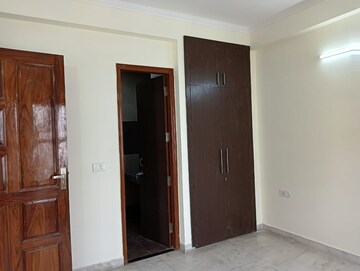 Bedroom in 3 BHK Apartment at Sushant Lok 2, Sector 57 – for Rent