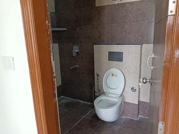 Bathroom in 3 BHK Apartment at Sushant Lok 2, Sector 57 – for Rent