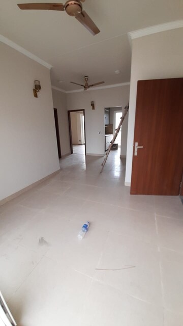 Living Room in 3 BHK Builder Floor at Central Park 3 Flower Valley, Sohna Sector 33 – for Rent