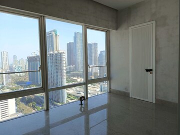Room in 3 BHK Apartment at Indiabulls Blu, Worli – for Sale