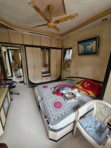 Bedroom in 2 BHK Apartment at Borivali West – for Rent