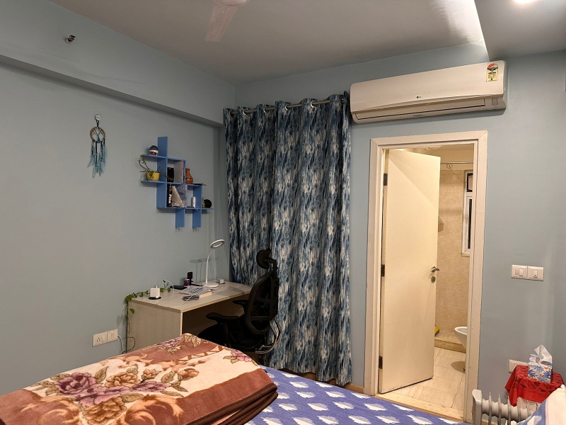 3 BHK Apartment For Sale in DLF Regal Gardens