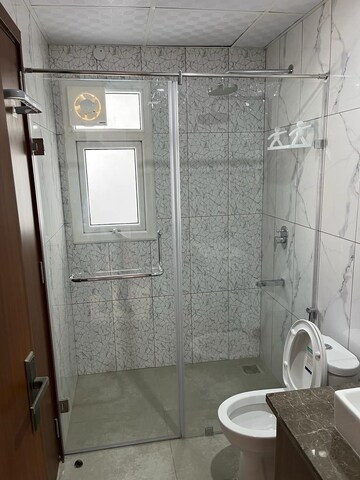 Bathroom in 3 BHK Apartment at Central Park Flower Valley Aqua Front Towers, Sohna Sector 33 – for Rent
