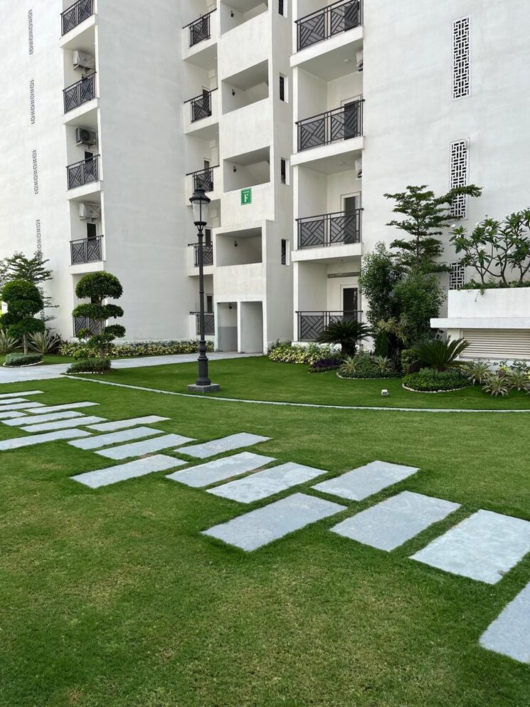 Garden, central-park-flower-valley-aqua-front-towers 3 Bedroom 1789 Sq.Ft. Apartment In Sohna Sector 33 Gurgaon 8533392