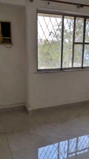 Room in 2 BHK Apartment at Gera Landmark, Kalyani Nagar – for Rent