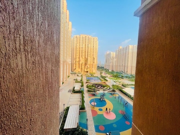 Swimming Pool in 2 BHK Apartment at Prestige Finsbury Park Hyde, Bagaluru  – for Rent