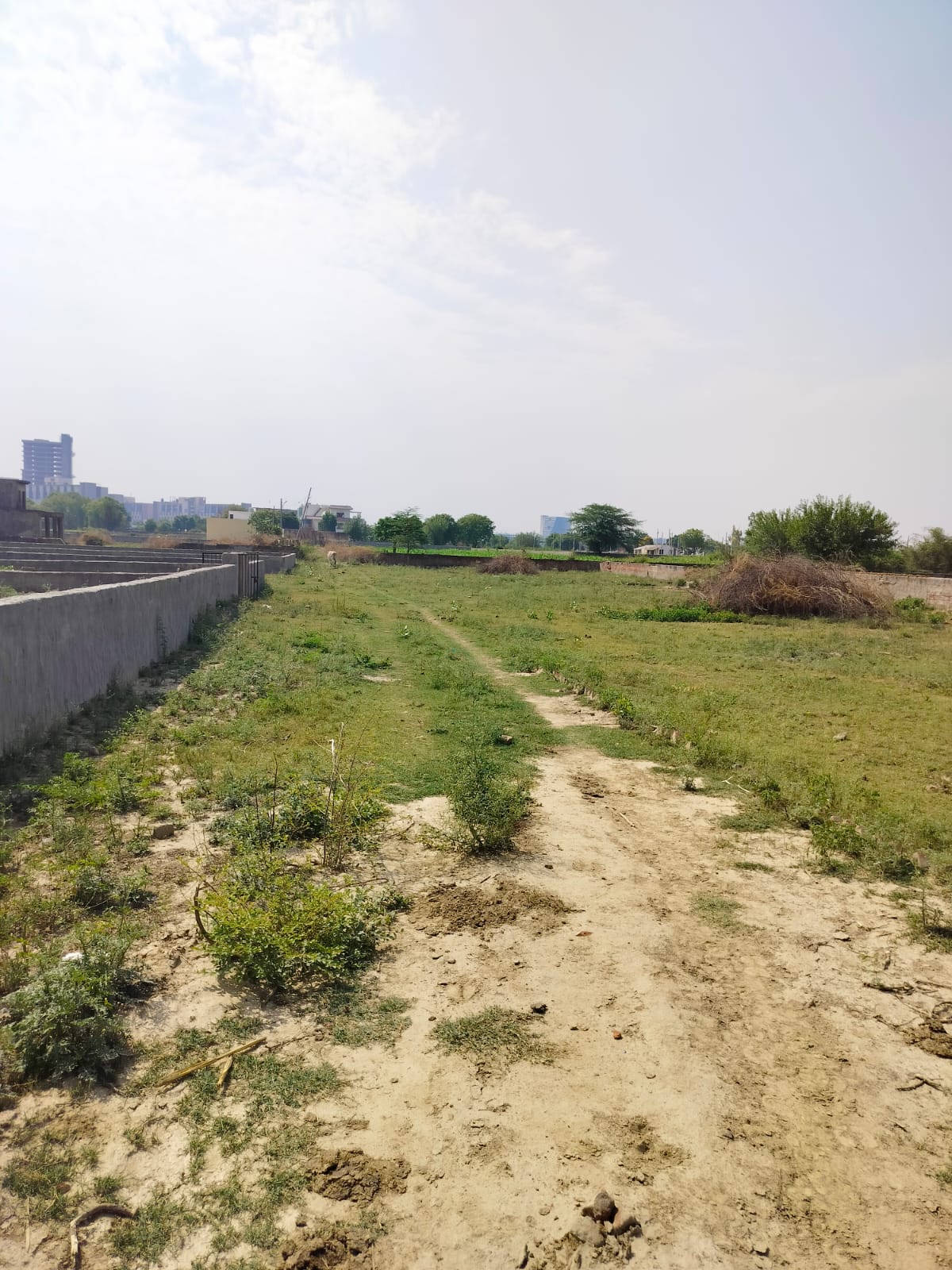 Plot For Sale in Sector 27 Yamuna Expressway