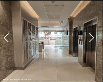  Office Space For Rent in Kandivali East